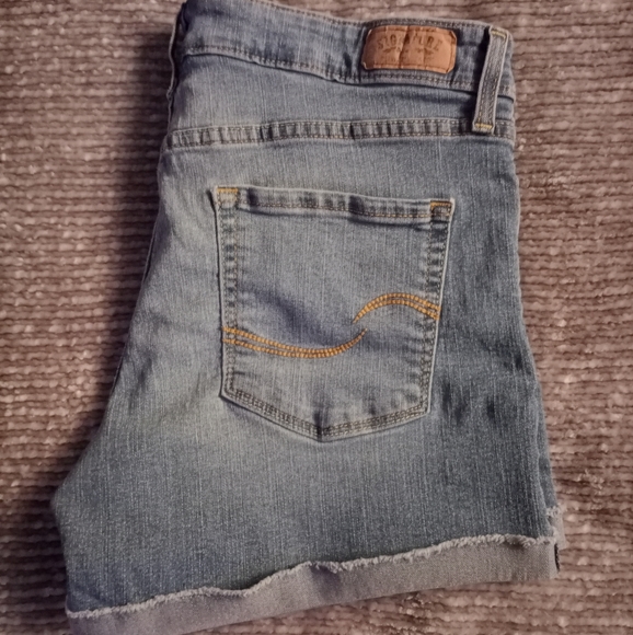 Levi Jean Shorts Size 10 - Picture 3 of 6